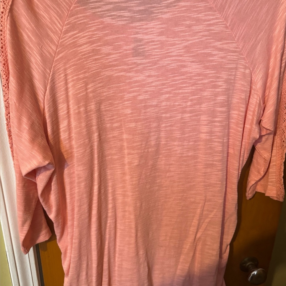 This is a 1X Women’s shirt.